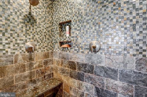 1220 Country Club Dr, Lancaster PA  17601-5208 exterior