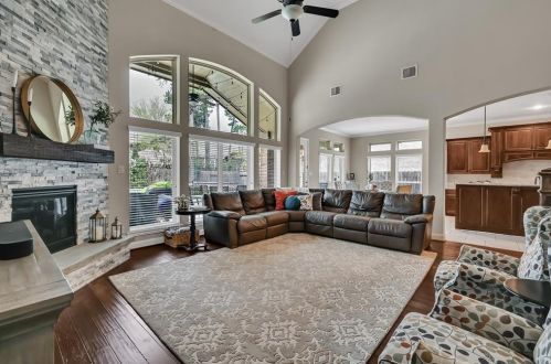 2406 Belton Shores Dr, Conroe TX  77304-4581 exterior