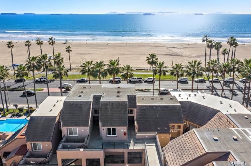 1200 Pacific Coast Hwy, Huntington Beach CA  92648-4849 exterior