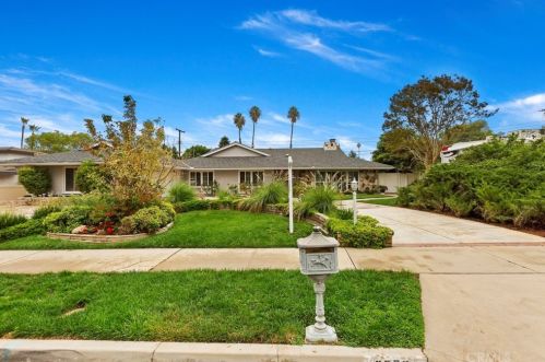 5280 Avondale Way, Riverside, CA 92506-1513