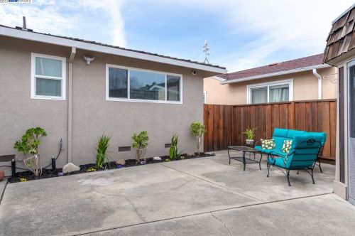 1994 Evergreen Ave, San Leandro CA 94577-6202 exterior