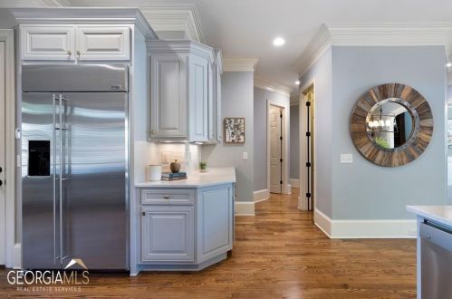 555 Glenmanor Ct, Atlanta GA  30328-4270 exterior