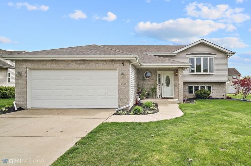 7313 92nd Ave, Crown Point, IN 46307-7477