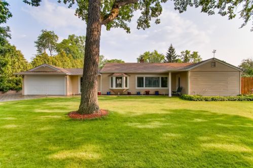 1944 Richfield Rd, Highland Park, IL 60035-2949