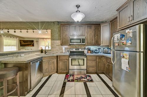 1231 Hewitt Ave, Saint Paul MN  55104-1422 exterior