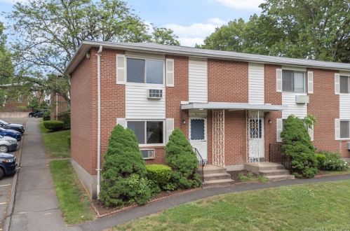 273 Queen St, Southington, CT 06489-1138