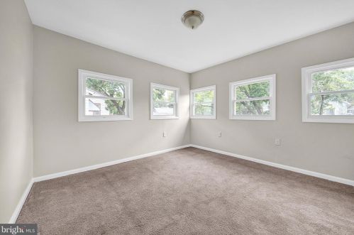 26 Crescent Blvd, Camden NJ  08108-1042 exterior