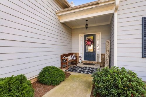 211 Northwood Dr, Commerce, GA 30529-9002