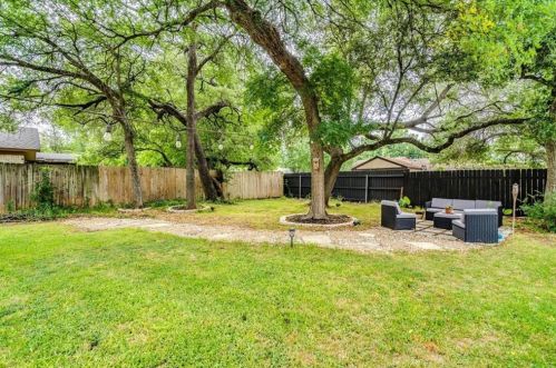1004 Parker Cir, Georgetown, TX 78628-3530