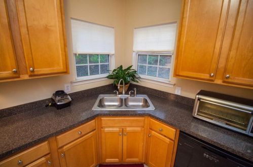 2865 Fairburn Cir, Atlanta GA  30331-6000 exterior