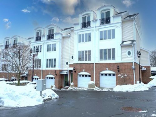 442 Main Ave, Norwalk CT  06851-1179 exterior