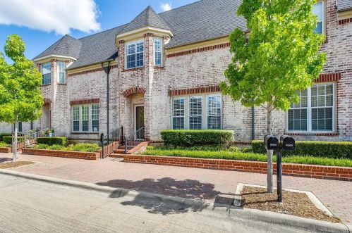 8204 Bridge St, Fort Worth, TX 76180-5534