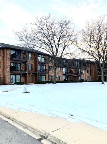 744 Briar Hill Ln, Addison, IL 60101-2228