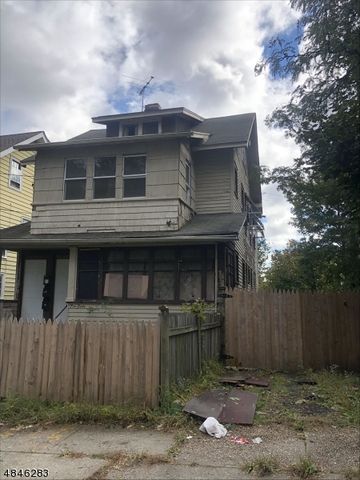 240 Lincoln Pl, Irvington, NJ 07111-2276
