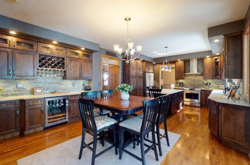 750 Fairway Ln, Sycamore IL  60178 exterior