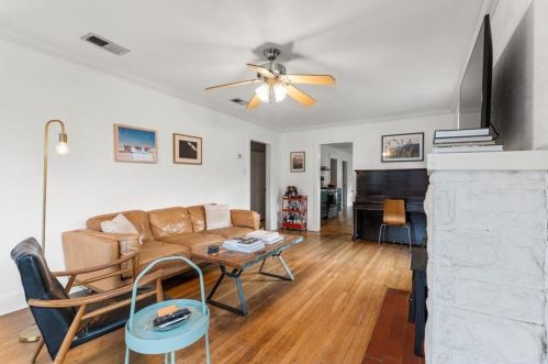 3007 18th St, Austin TX  78702-1611 exterior