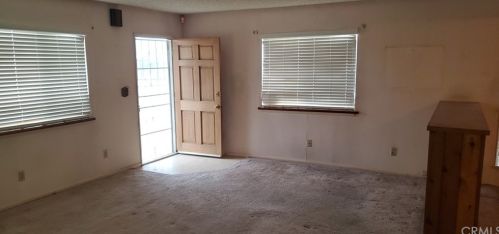 2592 Maple Ave, Rialto, CA 92377-4138