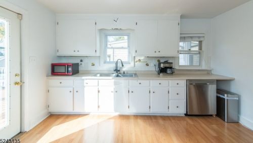 228 Baldwin St, Bloomfield, NJ 07003-3851