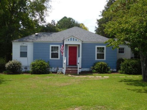 903 Colonial Ave, Aberdeen, NC 28315-2001