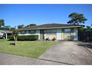 2105 Dupont Dr, Gretna, LA 70056-2740