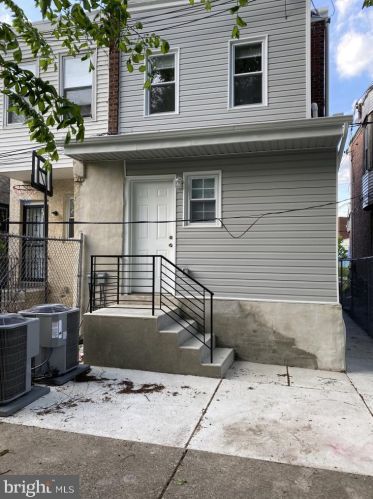 6038 Cedar Ave, Philadelphia, PA 19143-1134