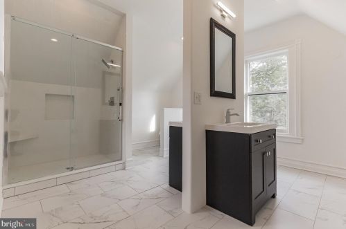 241 Kings Hwy, Tavistock NJ 08033-1981 exterior