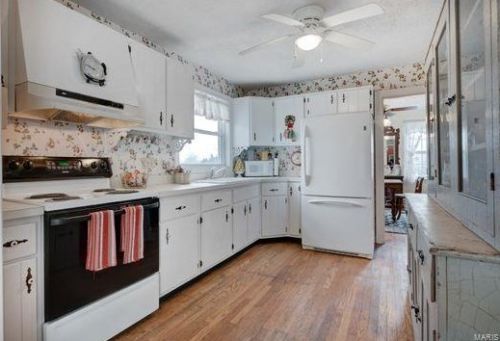 8231 State Route 30, Dittmer, MO 63023-1901