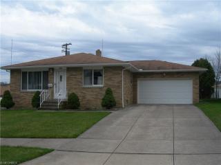 3225 Woodlawn Dr, Cleveland OH  44134-3949 exterior