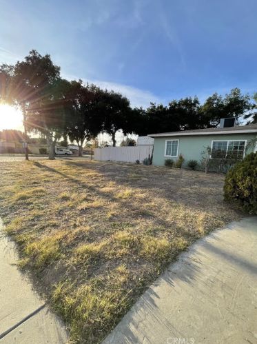 2290 7th St, San Bernardino, CA 92410-1111