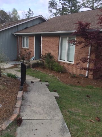 37 Garden Villa Dr, Pinehurst, NC 28374-8226