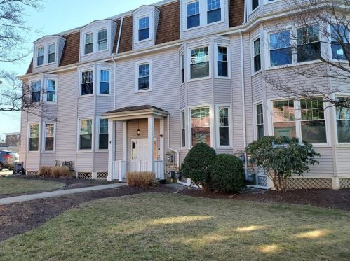 6 Slocum St, Providence, RI 02909-1615