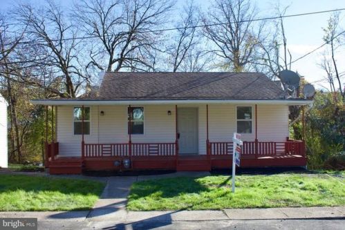 4601 Hillside Rd, Harrisburg PA  17104-1415 exterior