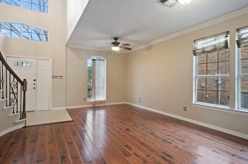 3777 Meadowcreek Cir, Addison TX  75001-7957 exterior