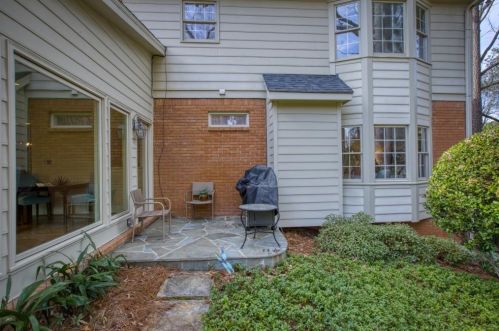 230 Cameron Rdg Dr, Atlanta GA  30328-4709 exterior