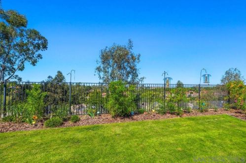 1597 Parkview Dr, Vista CA  92081-8750 exterior