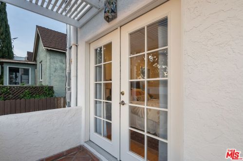 1125 Cedar St, Glendale CA  91207-1728 exterior