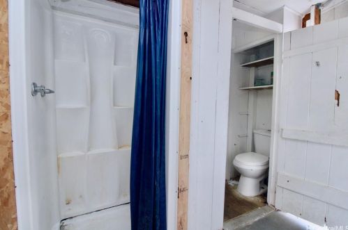 3645 Puuku Makai Dr, Honolulu HI  96818-2815 exterior