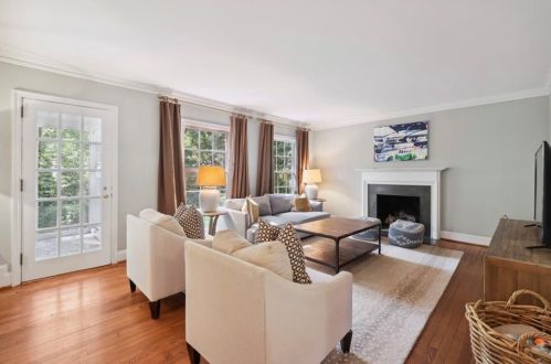 2835 Castlewood Dr, Atlanta GA  30327-1203 exterior