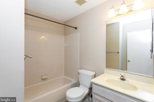 354 Woodland Grn Ct, Aberdeen MD  21001-2941 exterior