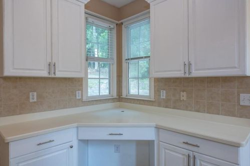 275 Lawrence Pl, Atlanta GA  30349-1068 exterior