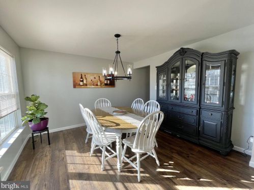 9 Hamstead Rd, Fredericksburg, VA 22405-1838