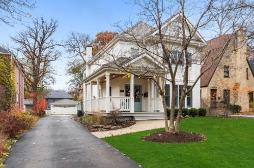 570 Lee St, Glendale Heights, IL 60137-4227