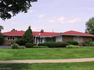 24765 Sittingbourne Ln, Cleveland, OH 44122-1626