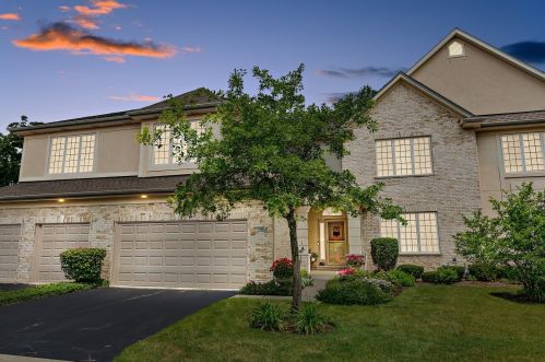 36 Beaconsfield Ct, Half Day, IL 60069-2905