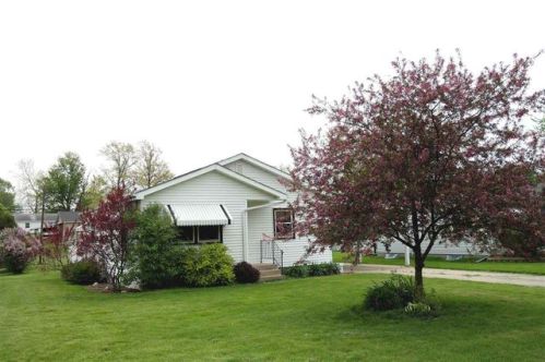 706 5th St, Cleveland, IL 61241-9788