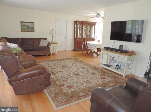 445 Wye Dr, Aberdeen, MD 21001-1819