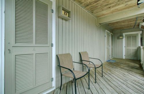 23 Lagoon Villas, Isle Of Palms SC  29451-2828 exterior