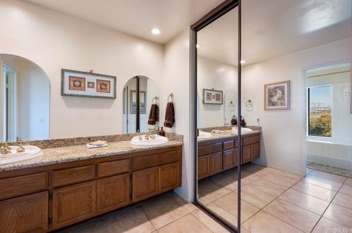 7315 Singingwood Dr, Anaheim CA 92808-1701 exterior