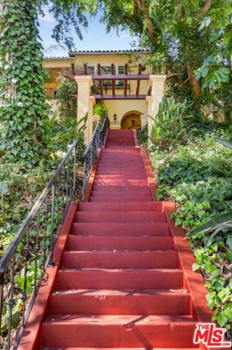 1437 Mountain St, Glendale CA  91207-1259 exterior