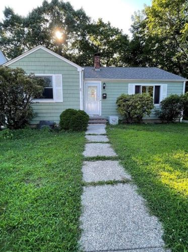108 Western Promenade, Providence, RI 02905-1219